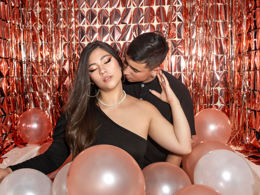 ChloeAndAdam's Webcam 