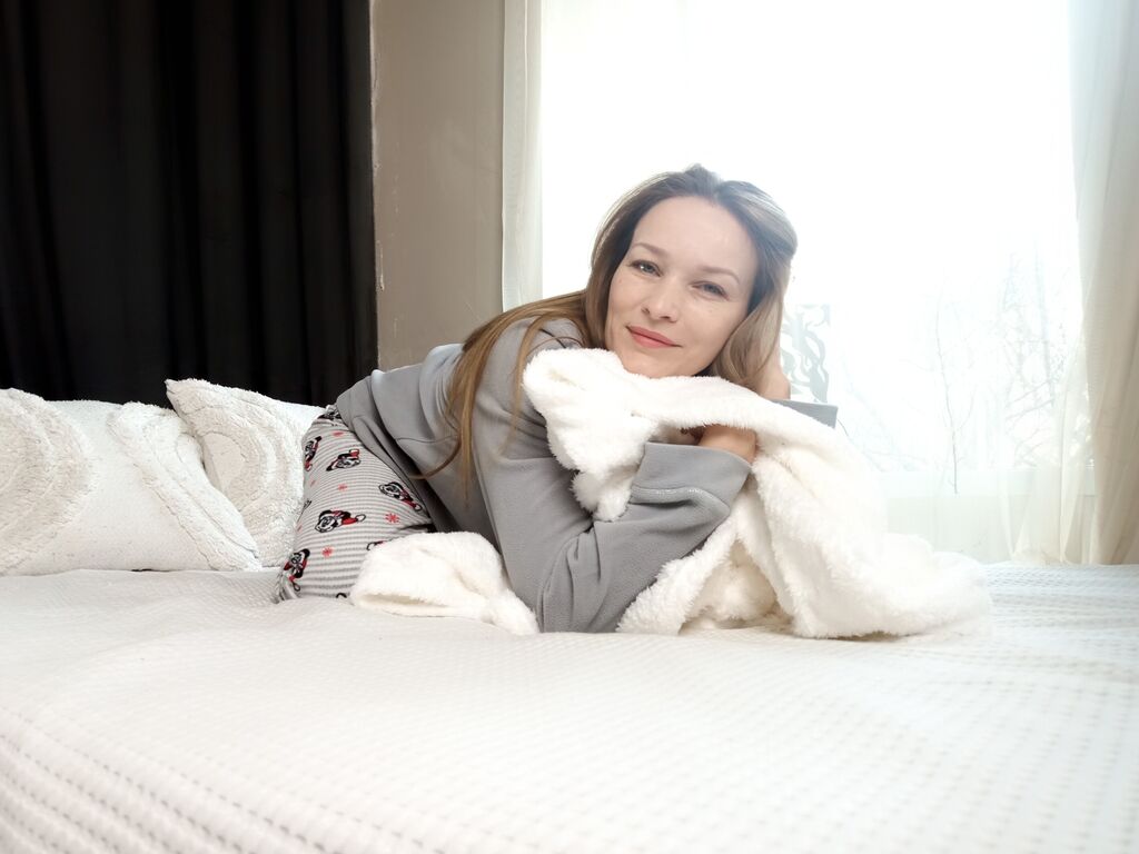 MerlinLoren's Webcam 